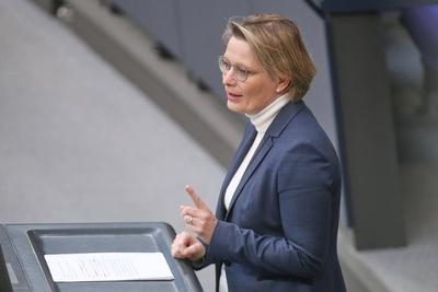 Berlin, Deutschland, 27.11.2025: Deutscher Bundestag: 44. Bundestagssitzung - Haushaltswoche: Bundesministerin der Justi-stock-foto