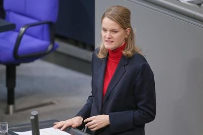 Berlin, Deutschland, 27.11.2025: Deutscher Bundestag: 44. Bundestagssitzung - Haushaltswoche: Sonja Eichwede, SPD *** Be-stock-foto