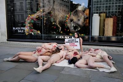 PETA stages ?bloody? Black Friday protest against leather sales in London-stock-foto