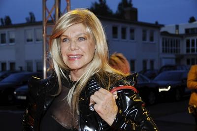 Bildnummer: 55540215  Datum: 23.06.2011  Copyright: imago/LindenthalerM?nchen. Preisverleihung - Der Deutsche Regiepreis Metropolis - im Audi Zentrum. Im Bild:  Ingrid van Bergen Entertainment People M?nchen xcb 2011 querBildnummer 55540215 Date 23 06 2011 Copyright Imago Linden Thaler Munich Award ceremony the German Directed price Metropolis in Audi Center in Picture Ingrid van Bergen Entertainment Celebrities Munich  2011 horizontal-stock-foto