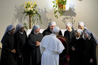 TURKEY -  POPE LEO XIV VISITS TO THE NURSING HOME OF THE LITTLE SISTERS OF THE POOR IN INSTANBUL - 2025/11/28-stock-foto