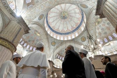 ITALY - POPE LEO XIV VISITS THE SULTAN AHMED MOSQUE ( BLUE MOSQUE )  IN INSTANBUL  - 2025/11/29-stock-foto