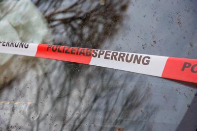 Am 30.11.2025 gegen 02:00 Uhr kam es auf der B109 bei Heinrichsruh zu einem Verkehrsunfall mit Sachschaden. Hierbei befu-stock-foto