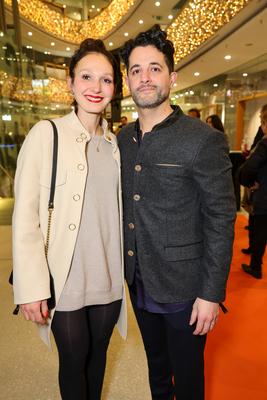 D?WELL Public Opening Event - Beauty Doc Dr. Amir Roushan mit seiner Frau D?sseldorf D?WELL NRW Deutschland *** D?WELL P-stock-foto