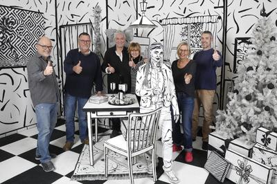 Andres P., Burkhard Schubert, J?rg D?sterwald, Maria Skupin, Tatjana Heinz, Michaela, Tschiponnique Skupin-stock-foto