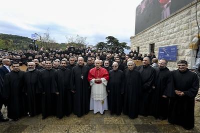 LEBANON - POPE LEO XIV DELIVES HIS SPEECH IN FRONT OF THE TOMB OF SAINT CHARBEL MAKHLOUF AT THE MONASTERY OF SAINT MAROUN , IN THE MOUNTAINOUS VILLAGE OF ANNAYA  - 2025/12/1-stock-foto