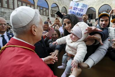 LEBANON - POPE LEO XIV DELIVES HIS SPEECH IN FRONT OF THE TOMB OF SAINT CHARBEL MAKHLOUF AT THE MONASTERY OF SAINT MAROUN , IN THE MOUNTAINOUS VILLAGE OF ANNAYA  - 2025/12/1-stock-foto