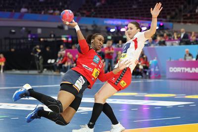 GER, Dortmund, 27th Wommen?s World Championship  2025, Hauptrunde / Main Round, Gruppe II 1. Runde:  Spanien (ESP) vs. Serbien (SRB)-stock-foto