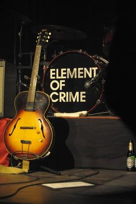 ELEMENT OF CRIME (Sven Regener) w?hrend eines Konzertes in M?nchen-stock-foto