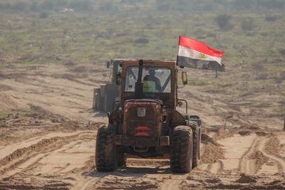 Egyptian Committee Begins Setting Up Large Humanitarian Camp in Netzarim Corridor, Central Gaza.-stock-foto