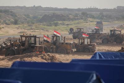 Egyptian Committee Begins Setting Up Large Humanitarian Camp in Netzarim Corridor, Central Gaza.-stock-foto