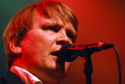 S?nger Sven Regener (GER/Element of Crime) w?hrend einem Konzert anl?sslich der - 10 Jahre Radio Eins Geburtstagsparty-stock-foto