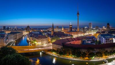 Abendstimmung im Zentrum City Ost in Berlin Mitte. 28.05.2023, Berlin, GER - Panorama vom Zentrum Berlin Mitte., Berlin-stock-foto