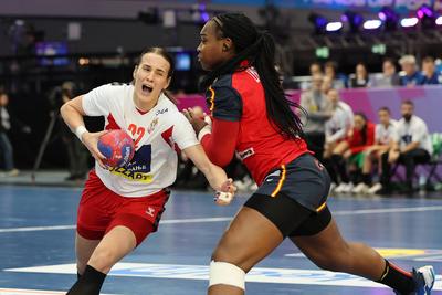 GER, Dortmund, 27th Wommen?s World Championship  2025, Hauptrunde / Main Round, Gruppe II 1. Runde:  Spanien (ESP) vs. Serbien (SRB)-stock-foto