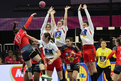 GER, Dortmund, 27th Wommen´s World Championship  2025, Hauptrunde / Main Round, Gruppe II 1. Runde:  Spanien (ESP) vs. Serbien (SRB)-stock-foto