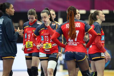 GER, Dortmund, 27th Wommen´s World Championship  2025, Hauptrunde / Main Round, Gruppe II 1. Runde:  Spanien (ESP) vs. Serbien (SRB)-stock-foto