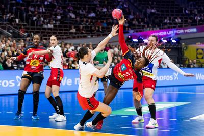 27th IHF Women’s World Handball Championship: Spain vs. Serbia, 02.12.2025-stock-foto
