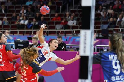 GER, Dortmund, 27th Wommen´s World Championship  2025, Hauptrunde / Main Round, Gruppe II 1. Runde:  Spanien (ESP) vs. Serbien (SRB)-stock-foto