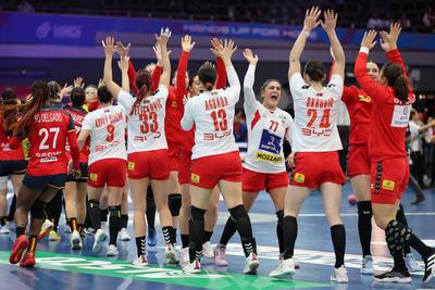 GER, Dortmund, 27th Wommen´s World Championship  2025, Hauptrunde / Main Round, Gruppe II 1. Runde:  Spanien (ESP) vs. Serbien (SRB)-stock-foto