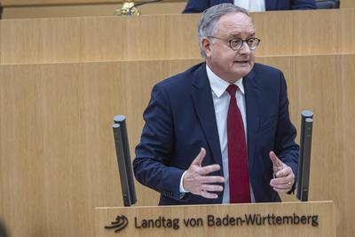Die Landesregierung BW will einen Nachtragshaushalt f?r die Haushaltsjahre 2025/2026. Erste Beratung im Landtag. 136. Pl-stock-foto
