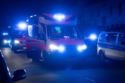 T?dlicher Zimmerbrand in Seniorenwohnheim-stock-foto