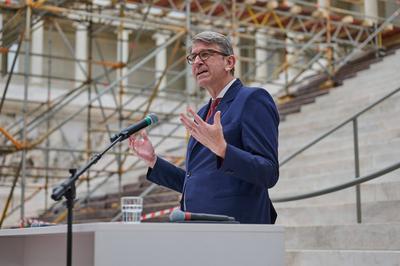 Pergamonmuseum wird 2027 wiedereroeffnet-stock-foto