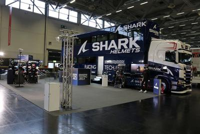 Stand von Shark Helmets, Intermot, 04.-07.12.2025, Motorrad-Messe, Koelnmesse, K?ln (Deutschland) *** Stand of Shark Hel-stock-foto