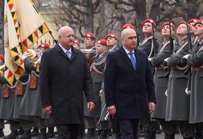 20251204 Offizieller Besuch des rum?nischen Premierministers-stock-foto