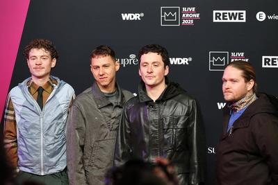 Bielefeld, NRW, Deutschland, 04.12.2025: Lokschuppen: Preisverleihung der Einslive Krone: Die Band Provinz mit (L-R) Leo-stock-foto