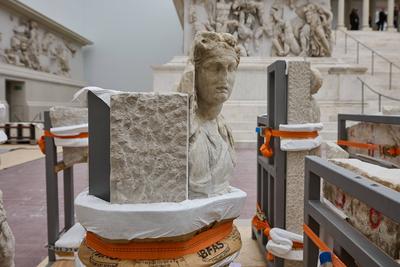 Pergamonmuseum wird 2027 wiedereroeffnet-stock-foto