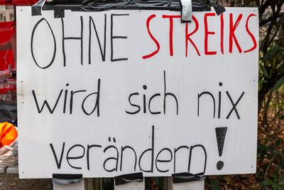 Schulstreik gegen Wehrdienst, N?rnberg, 05.12.2025-stock-foto