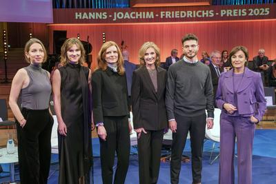 Preisverleihung an Sophie von der Tann und Katharina Wilinger-stock-foto