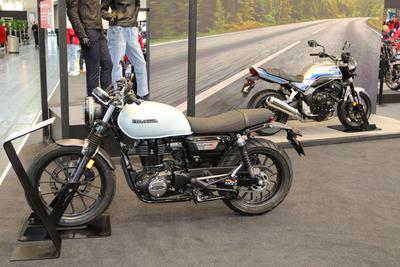 Honda GB350S und Honda CB1000F (rechts), Intermot, 04.-07.12.2025, Motorrad-Messe, Koelnmesse, K?ln (Deutschland) *** Ho-stock-foto