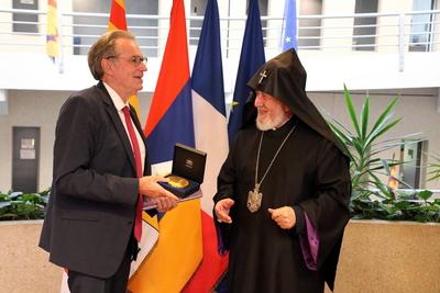 Le patriarche supr?me des Arm?niens Karekin II en visite ? Marseille-stock-foto