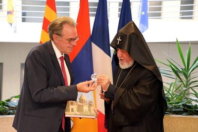 Le patriarche supr?me des Arm?niens Karekin II en visite ? Marseille-stock-foto