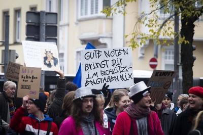 Schulstreik gegen Wehrpflicht-stock-foto