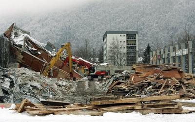 Ruine der eingestuerzten Eissporthalle in Bad Reichenhall, Bayern, aufgenommen am 7. Januar 2006. *** Ruin of the collap-stock-foto