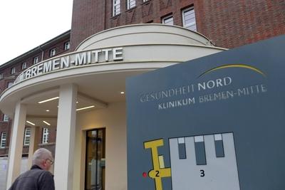 Der Eingang zum Klinikum Bremen-Mitte (KBM), ehemals Zentralkrankenhaus St.-J?rgen-Stra?e. Das KBM geh?rt zum Bremer Kli-stock-foto