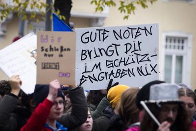 Schulstreik gegen Wehrpflicht-stock-foto