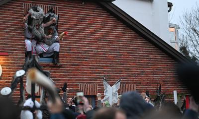Borkum feiert traditionelles Klaasohm.-stock-foto