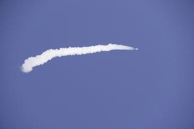 WENCHANG, CHINA - DECEMBER 06: A Long March-8A carrier rocket carrying the 14th group of low-orbit internet satellites b-stock-foto