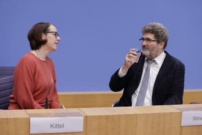 Claudia Kittel, Leiterin der Monitoring-Stelle zur UN-Kinderrechtskonvention, DIMR, Michael Windfuhr, Stellvertretender-stock-foto