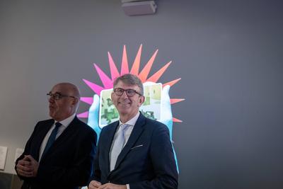 Er?ffnung und Rundgang zur neuen Dauerausstellung im Haus der Geschichte Bonn ?Titel Du bist Teil der Geschichte. Deutschland seit 1945-stock-foto