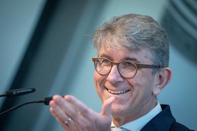 Er?ffnung und Rundgang zur neuen Dauerausstellung im Haus der Geschichte Bonn ?Titel Du bist Teil der Geschichte. Deutschland seit 1945-stock-foto