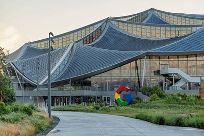 MOUNTAIN VIEW, CALIFORNIA, USA - MAY 10, 2025: The new building at Google Bay View campus in Mountain View, California.-stock-foto