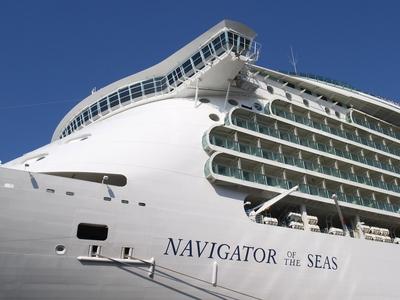 Bildnummer: 54996962  Datum: 03.05.2007  Copyright: imago/viennaslideAmsterdam, Kreuzfahrtschiff Navigator of the Seas Gesellschaft Wirtschaft kbdig xsp xo0x 2007 quer !H3 2010-03 Amsterdam boat Hafen harbour Holland Kreuzfahrt Liner luxuri?s luxury Luxus Navigator of the Seas Netherlands Niederlande Noord-Holland Nord-Holland North Holland Reise Schiff Schifffahrt Schiffsverkehr ship travel Bildnummer 54996962 Date 03 05 2007 Copyright Imago Slide Vienna Amsterdam Cruise ship Navigator of The Seas Society Economy Kbdig xsp xo0x 2007 horizontal H3 2010 03 Amsterdam Boat Port Harbour Holland Cruise Liner luxurious Luxury Luxury Navigator of The Seas Netherlands Netherlands Noord Holland North Holland North Holland travel Ship Shipping Vessel traffic Ship Travel-stock-foto