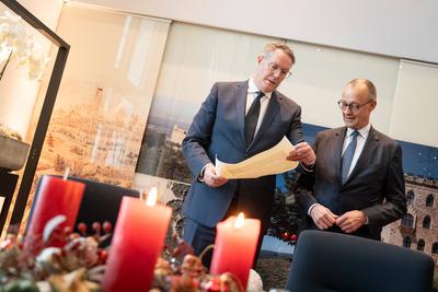 Antrittsbesuch des Bundeskanzlers im Bundesland Rheinland-Pfalz ? Staatskanzlei in der Landeshauptstadt Mainz-stock-foto