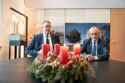 Antrittsbesuch des Bundeskanzlers im Bundesland Rheinland-Pfalz ? Staatskanzlei in der Landeshauptstadt Mainz-stock-foto