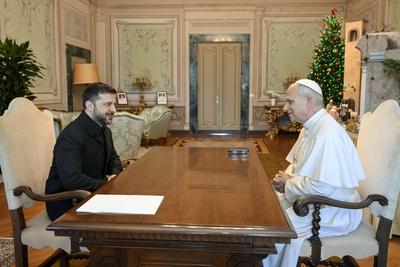 ITALY -  POPE LEO XIV   RECEIVES IN PRIVATE AUDIENCE HIS EXCELLENCY MR VOLODYMYR ZELENSKY   AT THE VATICAN - 2025/12/9-stock-foto