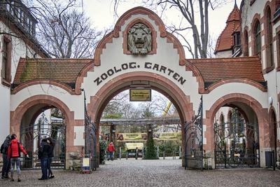 Zoo Leipzig. Eingangsbereich Zoo Leipzig. 20200312MIC0764 *** Leipzig Zoo Entrance area Leipzig Zoo 20200312MIC0764-stock-foto